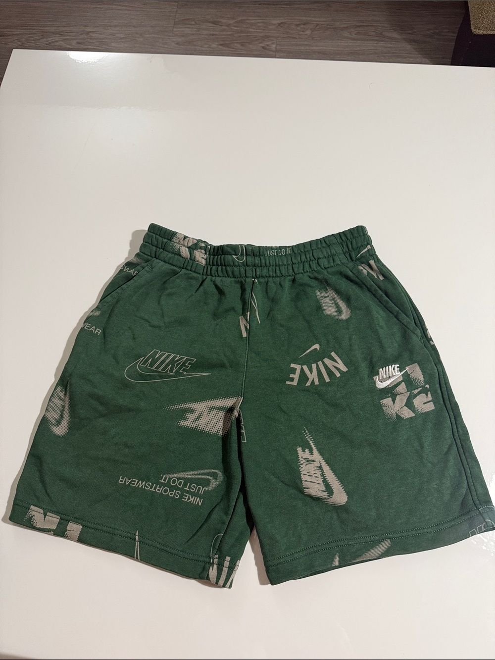Nike Boy Green Graphic Logo Athletic Shorts Sz XL